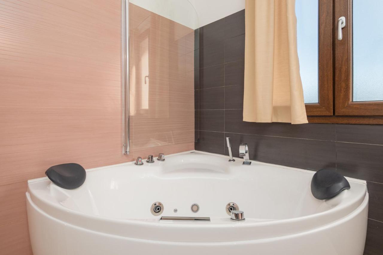Seahouserent Cannigione Bagian luar foto
